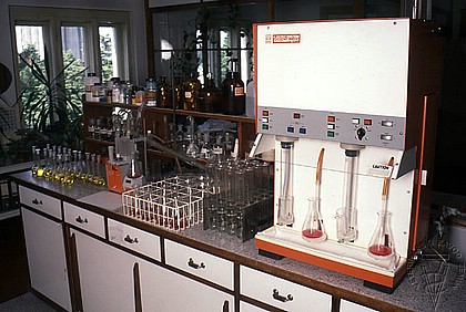 Kontrola_kvaliteta_hemijska_laboratorija_01.jpg